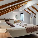 Four Seasons 아파트 *