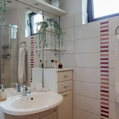 Four Seasons Διαμέρισμα *