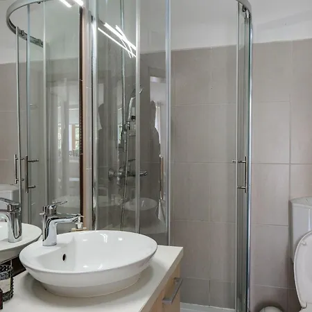 Four Seasons Ζαντάρ