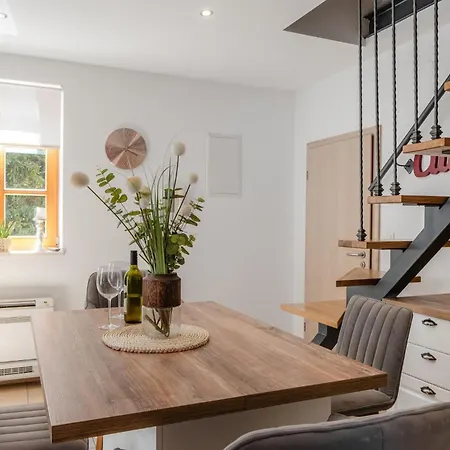 Four Seasons Ζαντάρ