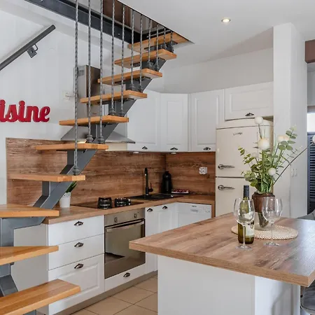 Διαμέρισμα Four Seasons *