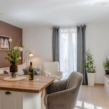 Four Seasons Ζαντάρ