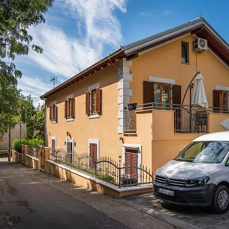 Διαμέρισμα Four Seasons