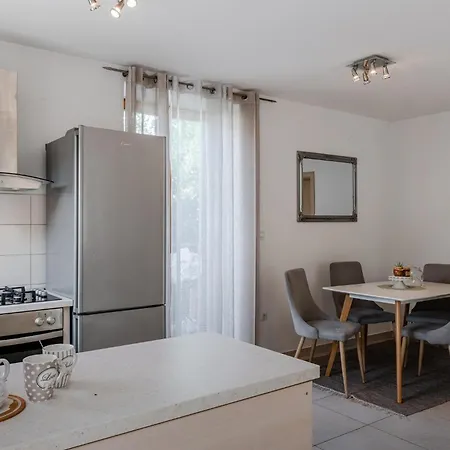 Διαμέρισμα Four Seasons Ζαντάρ