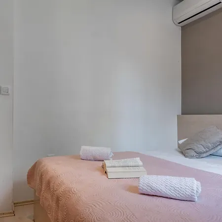 Four Seasons Ζαντάρ