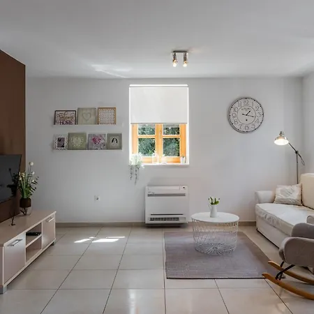 Διαμέρισμα Four Seasons Ζαντάρ