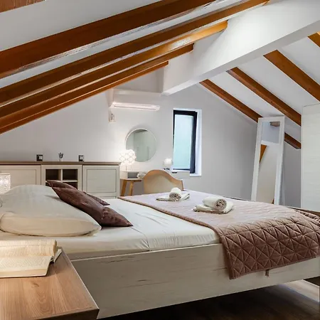 Four Seasons Διαμέρισμα *