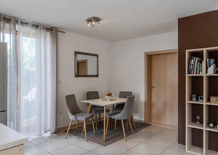 Four Seasons דירה *