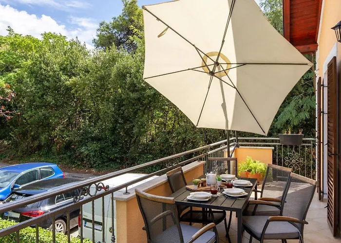 Four Seasons דירה *