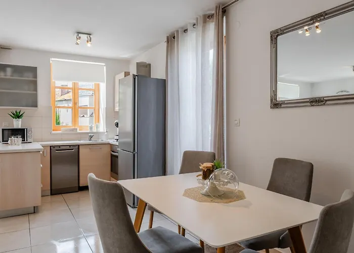 Four Seasons * זאדאר