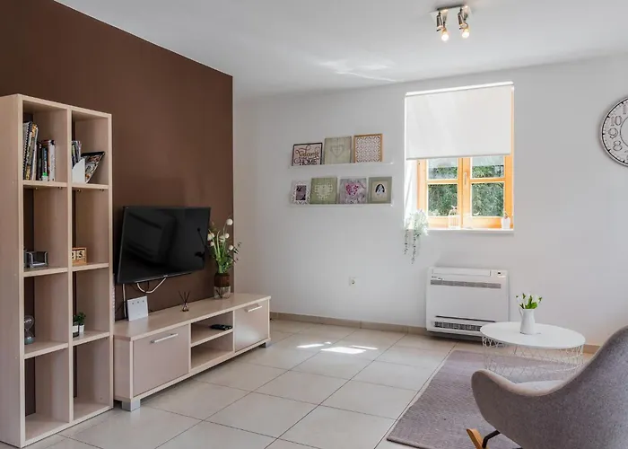 Four Seasons * זאדאר