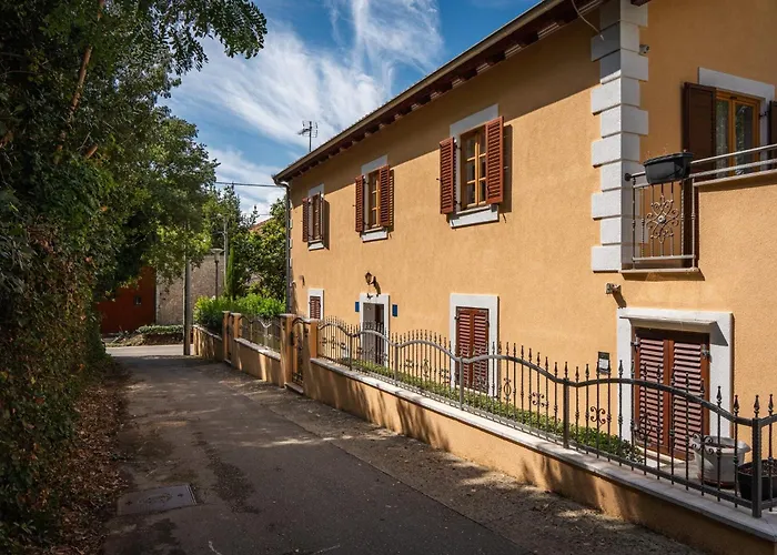 Four Seasons דירה *