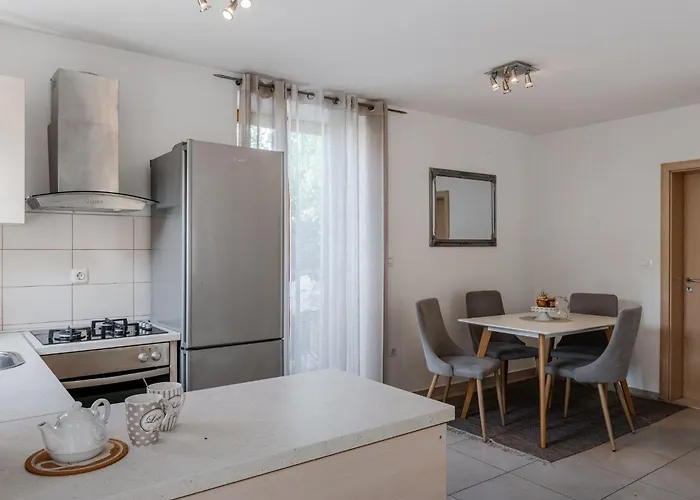 דירה Four Seasons זאדאר